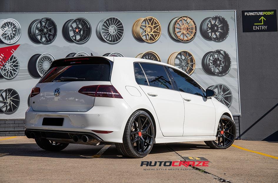 VOLKSWAGEN GOLF FLG MATTE BLACK